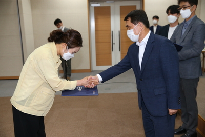 지방공무원임용장교부(60).JPG
