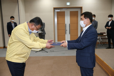 지방공무원임용장교부(65).JPG