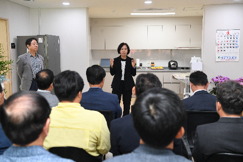 모아미래도 1차 경로당 개소식 (19).JPG