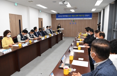 한냇물행복빨래방개소및사회공헌기금전달식(1).JPG