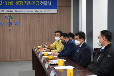 한냇물행복빨래방개소및사회공헌기금전달식(9).JPG