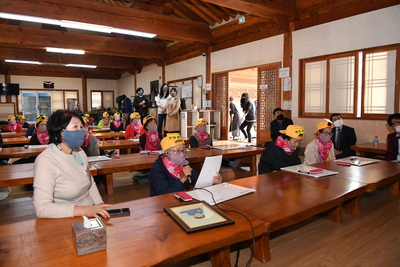 성인문해진달래학교나들이&문해골든벨(20).JPG