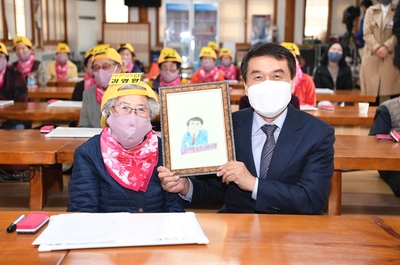 성인문해진달래학교나들이&문해골든벨(24).JPG