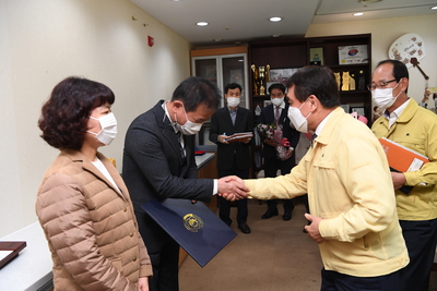 동상면사람들대통령상수상(4).JPG
