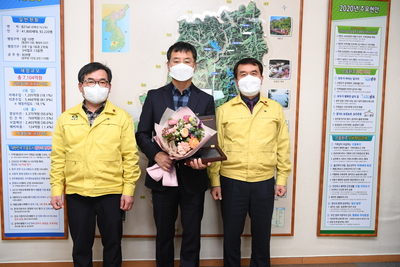 정년퇴직자공로패수여식(32).JPG