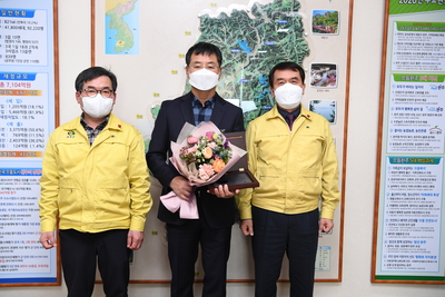 정년퇴직자공로패수여식(33).JPG