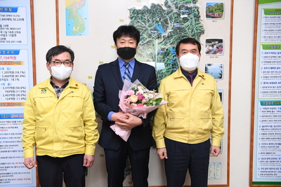 정년퇴직자공로패수여식(35).JPG