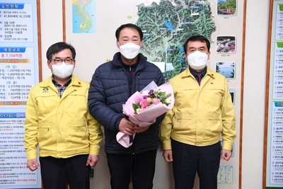 정년퇴직자공로패수여식(37).JPG