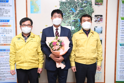 정년퇴직자공로패수여식(39).JPG