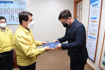 완주군봉사대상및모범공무원시상(13).jpg