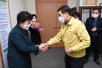 퇴임부녀연합회장감사패수여식(16).JPG