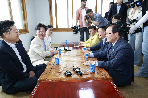 8.8 고용노동부장관 외국인 근로현장방문 (7).jpg