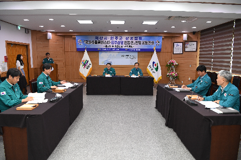국가식품클러스터 인입선 반영 공동건의문 서명식 (10).JPG