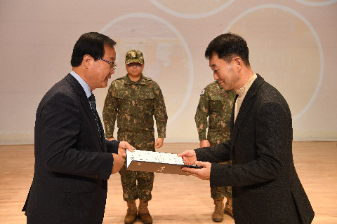 직원월례회 (53).JPG