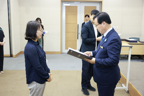 하반기 사령교부 6급이상 (142).JPG