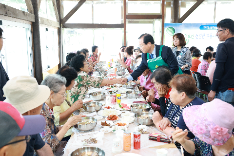 경천면 어르신 삼계탕데이 (13).JPG