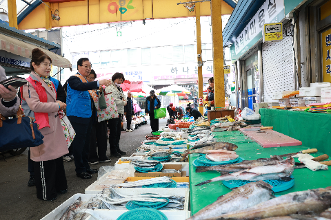 설맞이 봉동시장 장보기 행사 (26).JPG