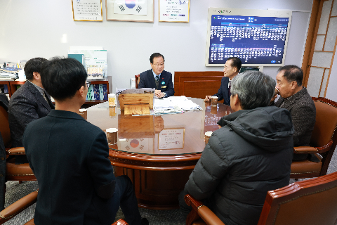 1일군수제 및 한우협회 물품 전달식 (6).JPG