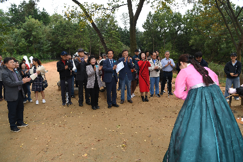 만가리 시비 제막식 (9).JPG