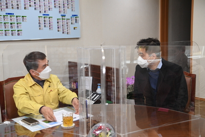 ㈜유닉(주)방수인이웃돕기후원품전달식(4).JPG