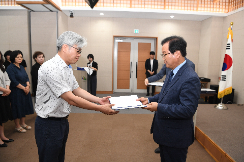 하반기 정기인사 사령교부 (100).JPG