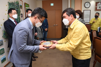 지방재정확충기여자감사패수여(3).JPG