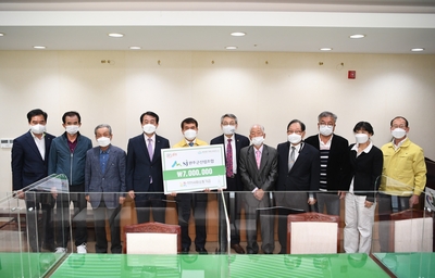 완주군산림조합이웃돕기성금전달식(1).JPG