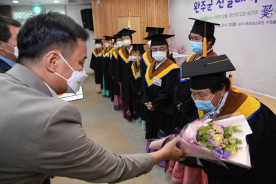 진달래학교졸업식(25).JPG