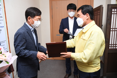 공로연수자공로패수여(13).JPG