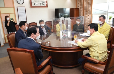 전국한우협회완주군지부후원물품전달식(3).JPG