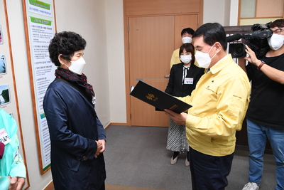 전국성인문해교육시화전상장수여식(1).JPG