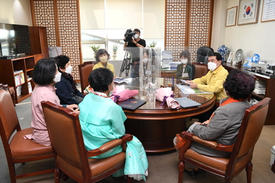 전국성인문해교육시화전상장수여식(11).JPG