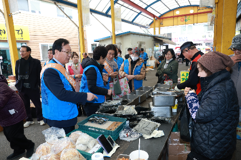 설맞이 봉동시장 장보기 행사 (38).JPG