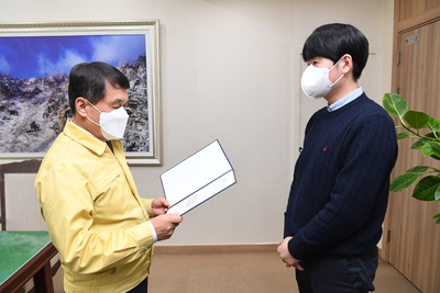민원마일리지우수공무원표창장수여식(1).JPG