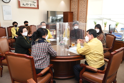한국공인중개사협회성금전달식(4).JPG