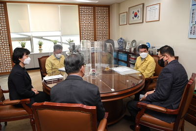 (재)한국미래비전연구원성금전달식(4).JPG