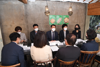 완주군-한국방문위원회업무협약식(11).JPG