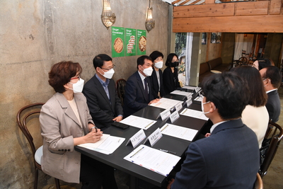 완주군-한국방문위원회업무협약식(12).JPG