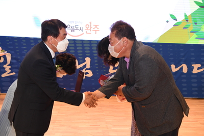 박성일완주군수퇴임식(119).JPG