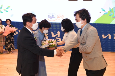 박성일완주군수퇴임식(134).JPG