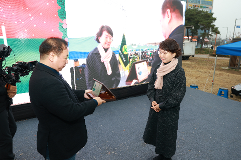 완주군 새마을지도자대회 & 크리스마스 축제 (84).JPG