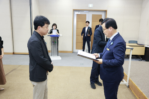 하반기 사령교부 6급이상 (200).JPG