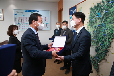 지방재정확충기여자감사패수여(9).JPG