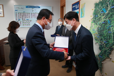지방재정확충기여자감사패수여(10).JPG