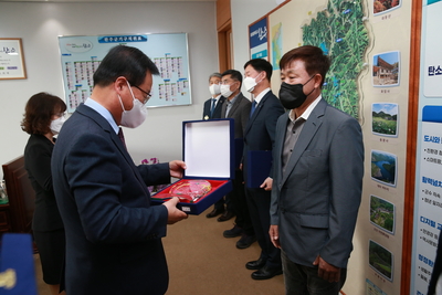 지방재정확충기여자감사패수여(12).JPG