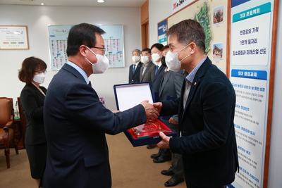 지방재정확충기여자감사패수여(17).JPG