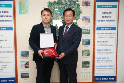 지방재정확충기여자감사패수여(31).JPG