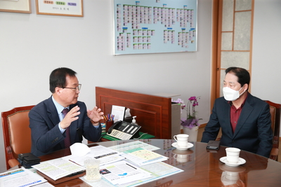 전국한우협회완주군지부이웃돕기물품전달식(3).JPG