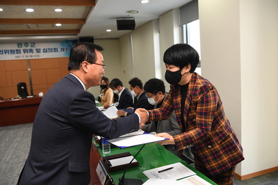 완주군계약심의위원회위촉및심의회(18).JPG