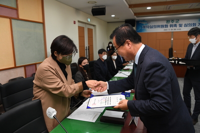 완주군계약심의위원회위촉및심의회(21).JPG